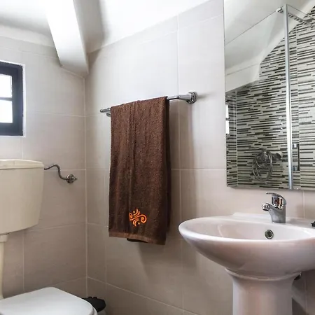 Moradia Borda D'agua * Назаре