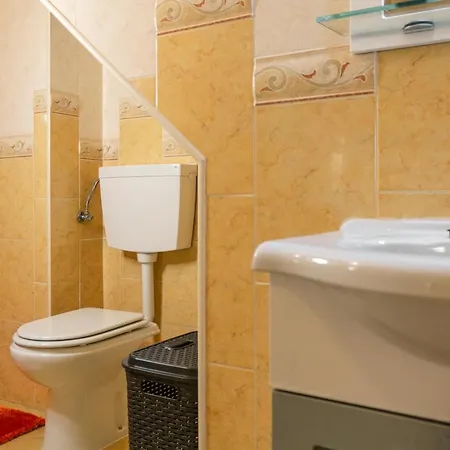 Moradia Borda D'agua * Назаре